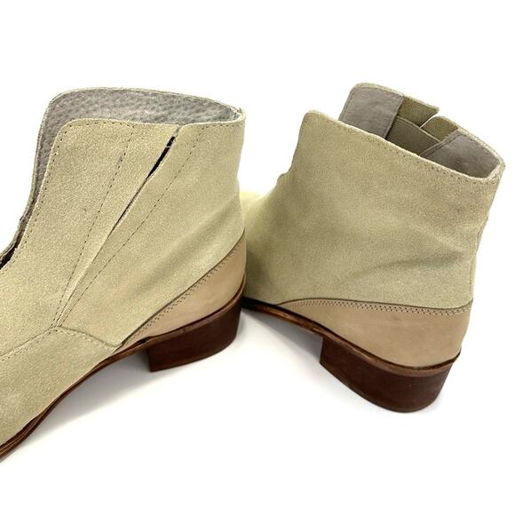 Coconut Cecilia Women Tan Ankle Boot Size 8 Suede Block Heel Notched Bootie New - Picture 9 of 14